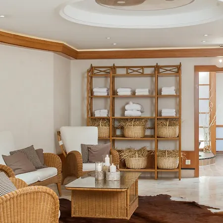 Hotel Silvretta & 4*